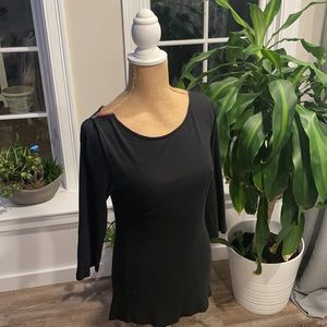 {Express} Black quarter sleeve with zipper on shoulder shoulder fitted shirt